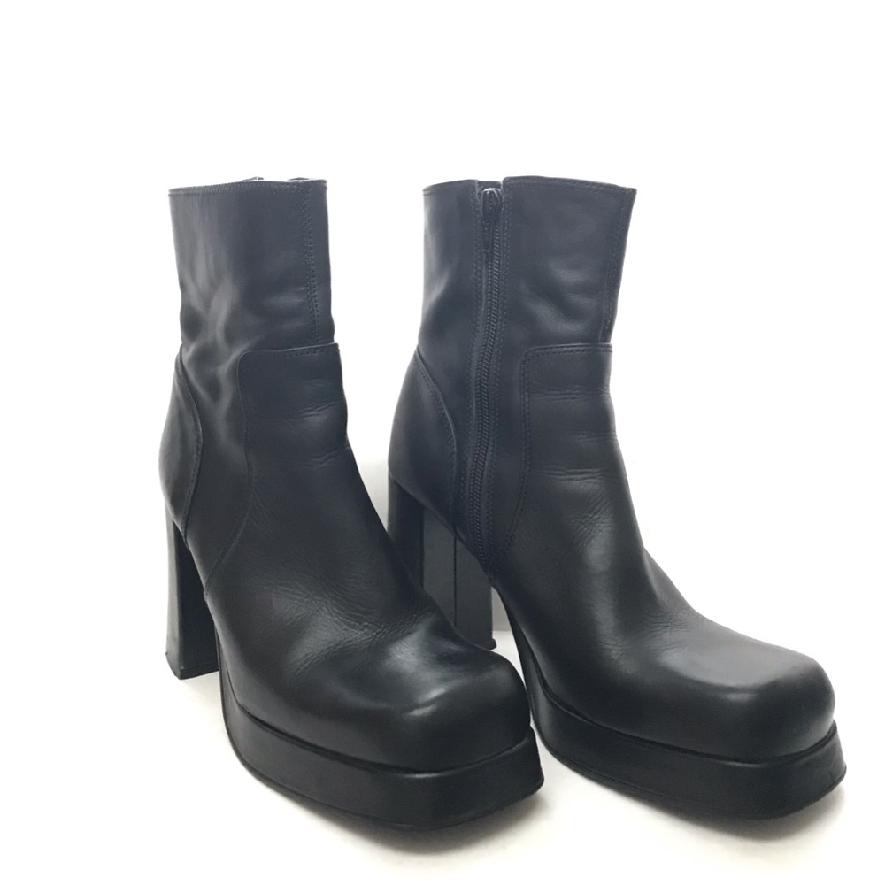 Steve Madden Black Leather Platform Booties, Women’s size 8.5